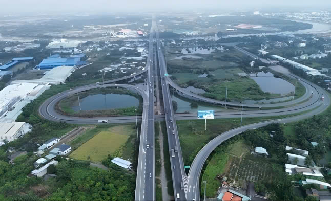 Khu Tây TP HCM: “vùng trũng giá” trước chu kỳ mới