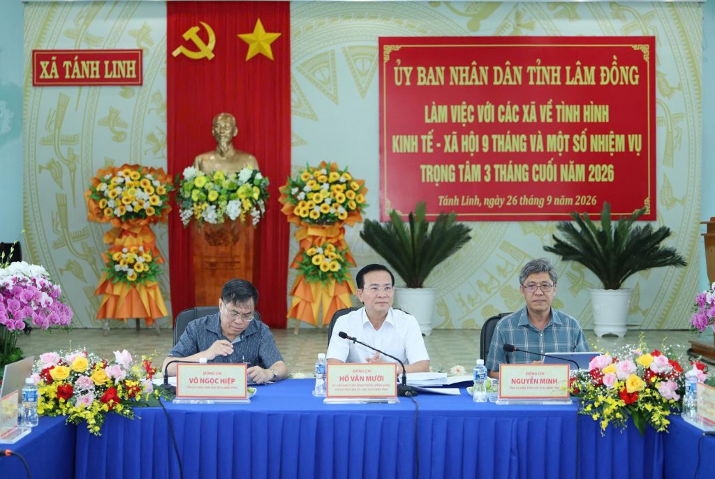 Chủ tịch UBND tỉnh Lâm Đồng Hồ Văn Mười chủ trì buổi làm việc